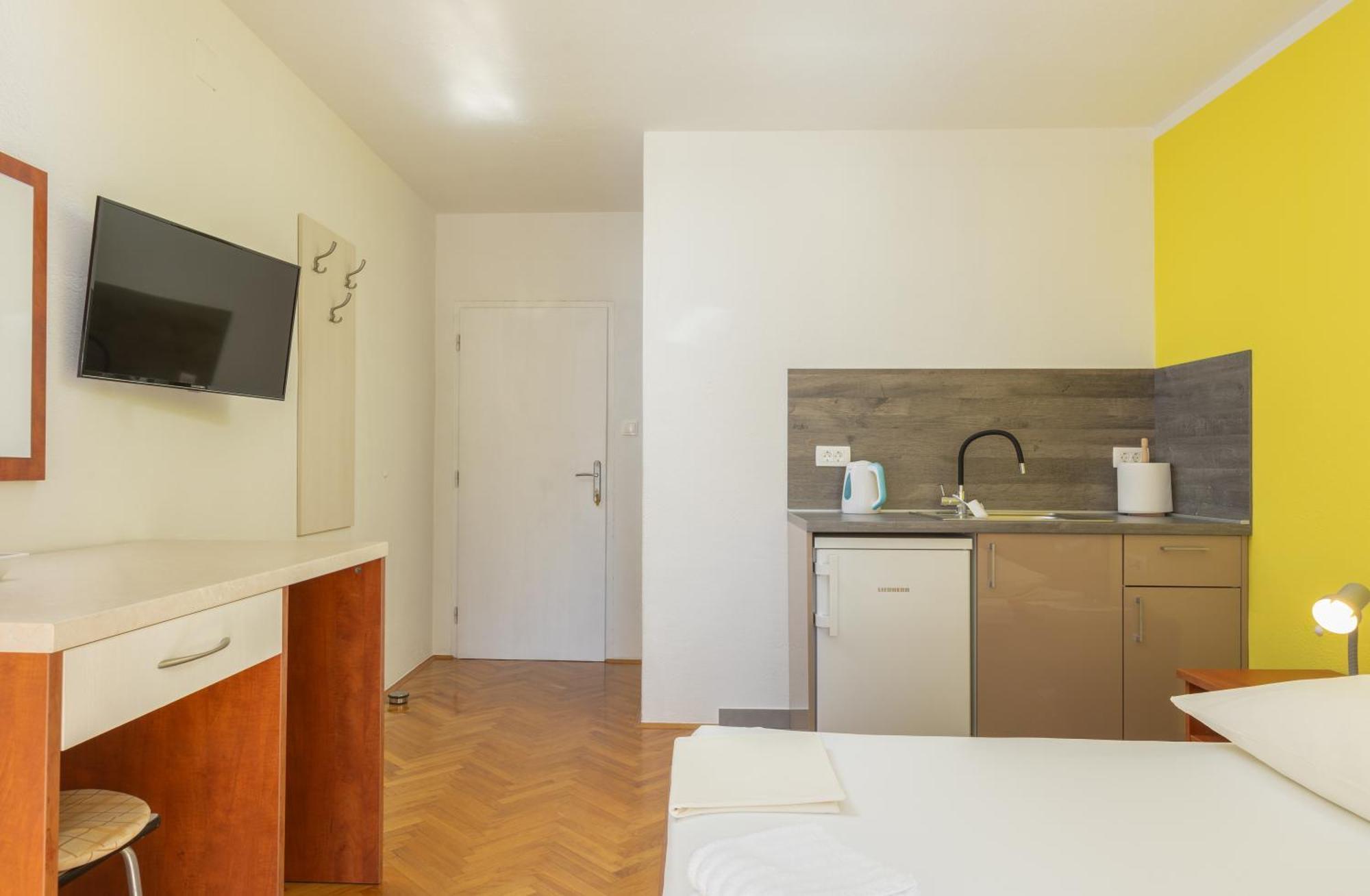 Guest House Damir Makarska Exterior foto